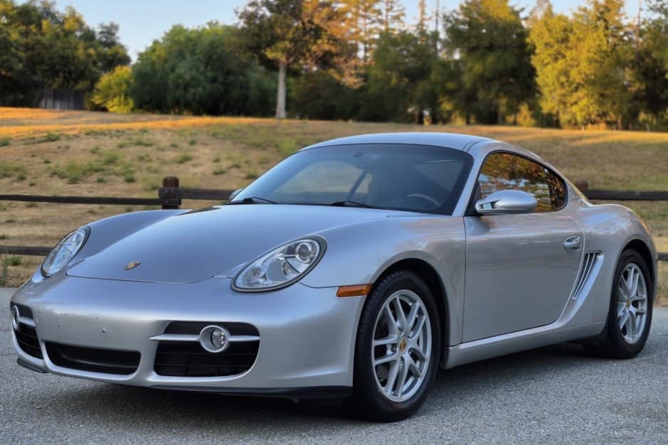 2008 Porsche 987 Cayman sold for $23,987