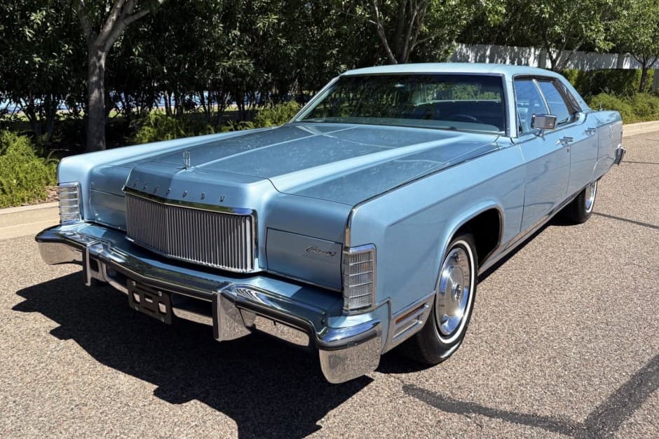 1974 Lincoln Continental (1970-1979) sold for $23,000