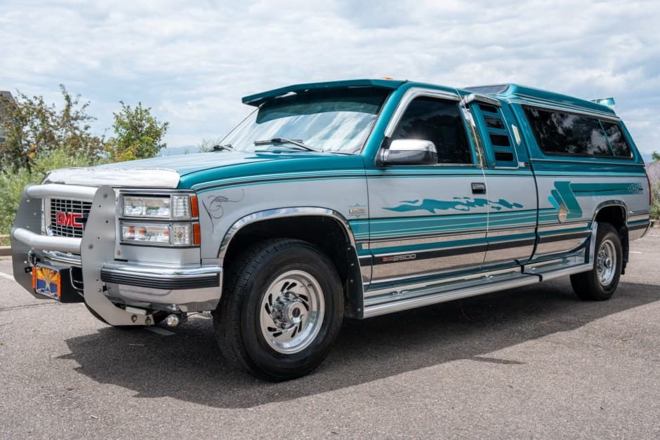 1995 GMC Sierra (GMT400 1988-2002) sold for $9,600