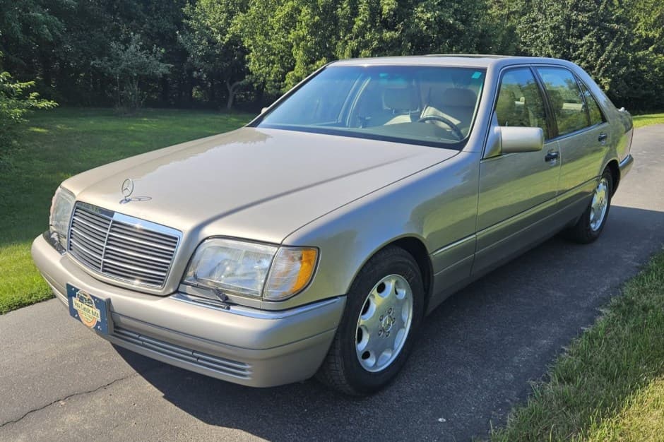 1995 Mercedes-Benz W140 S-Class sold for $6,100