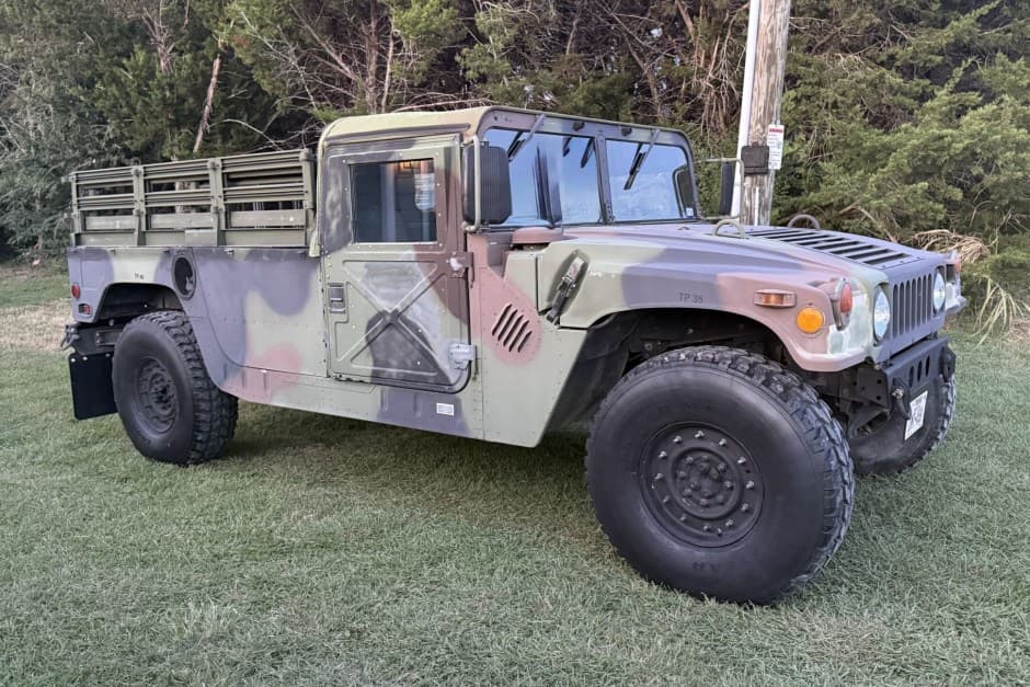 0 Hummer HMMWV/Humvee sold for $17,000