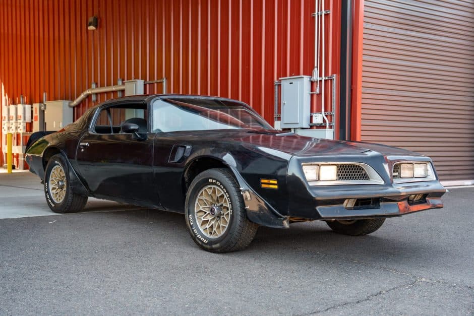 1977 Pontiac Firebird (1970-1981) sold for $21,250