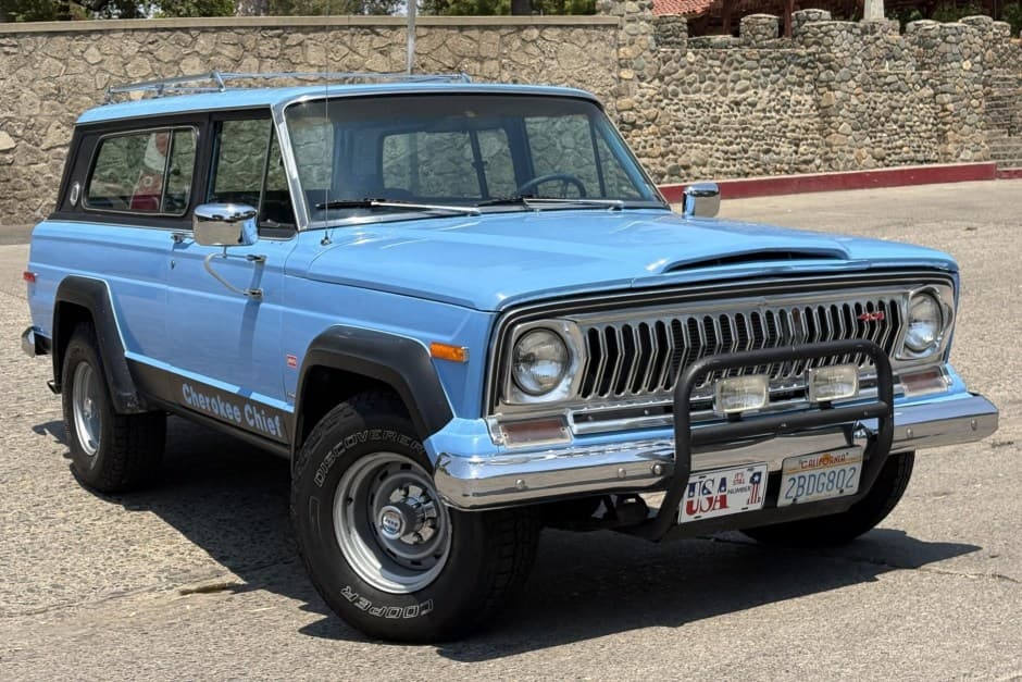 1975 Jeep SJ Cherokee sold for $19,500