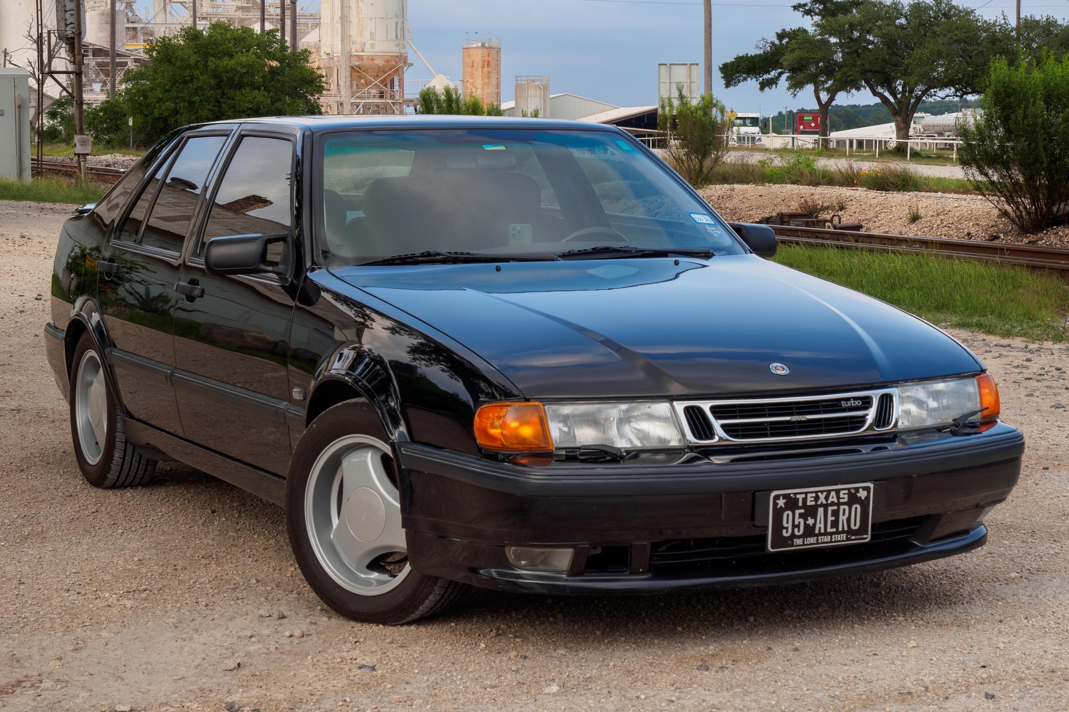 1995 Saab 9000 sold for $10,100