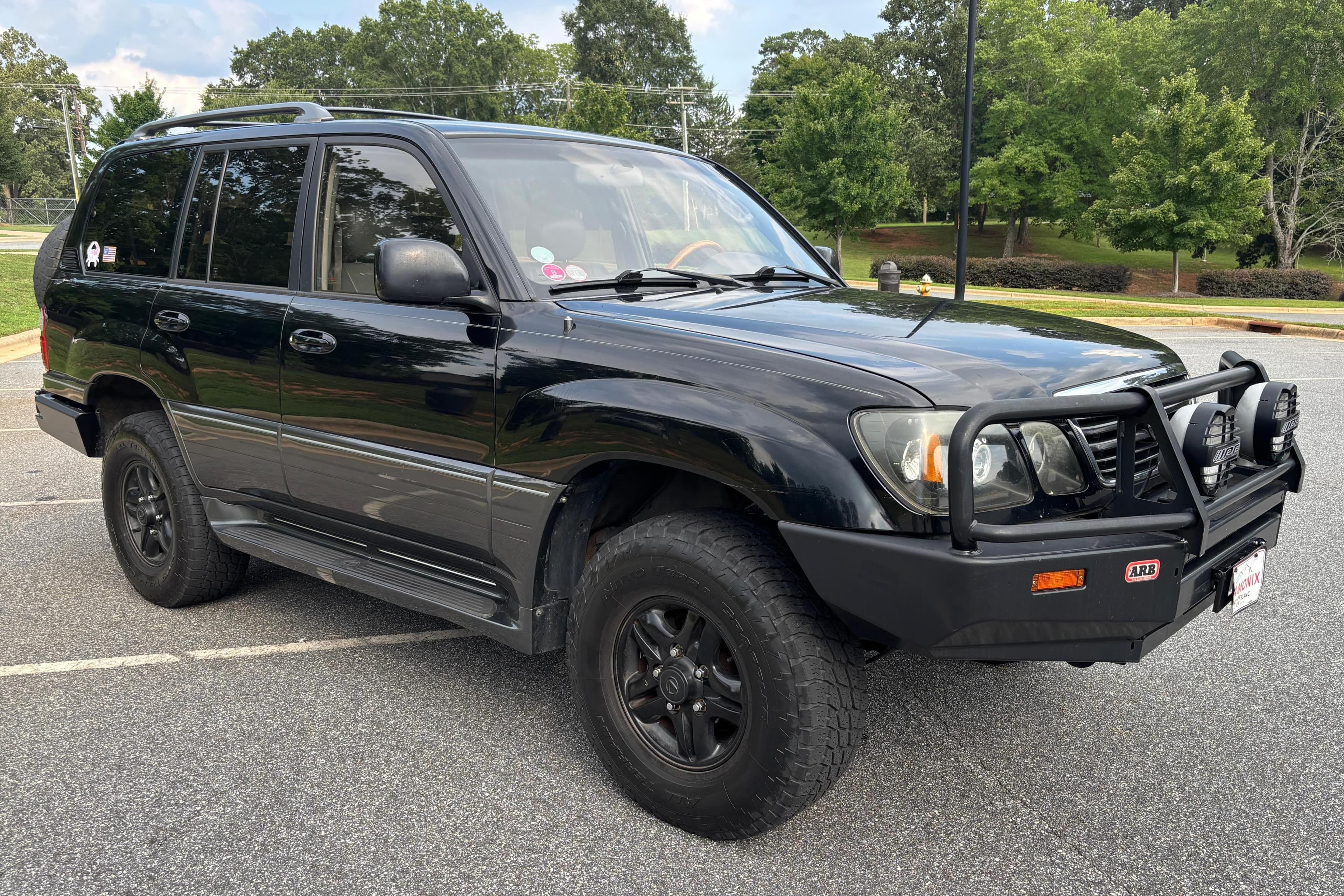 2001 Lexus LX sold for $10,999