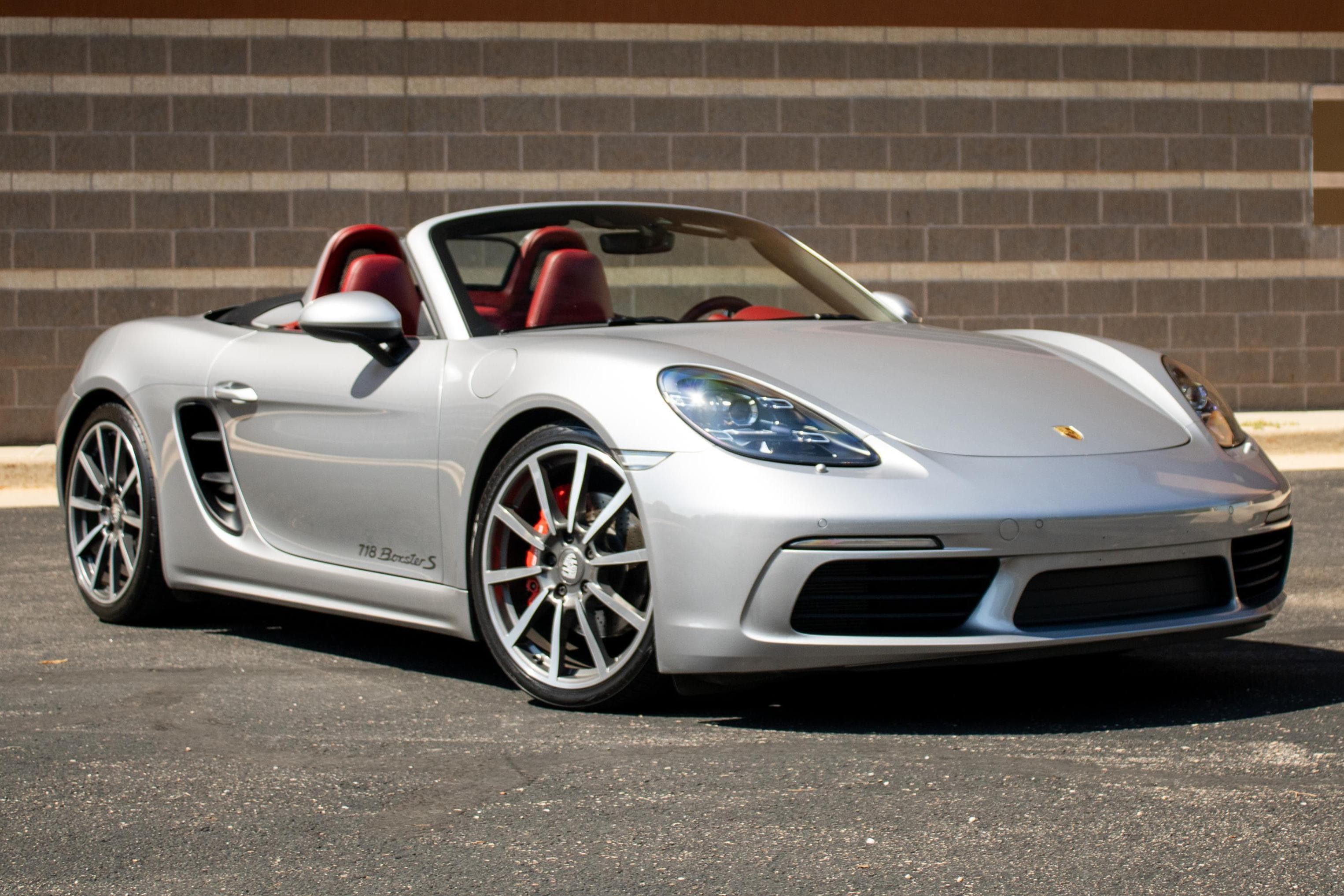 2019 Porsche 718 Boxster sold for $55,555