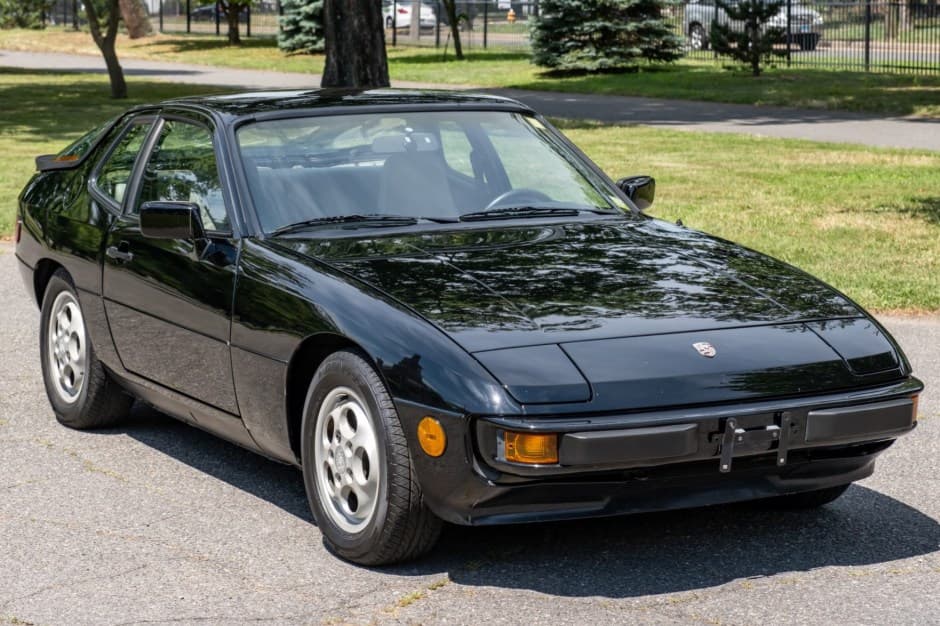 1987 Porsche 924 sold for $6,100