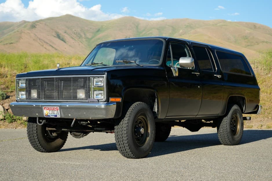1987 GMC Suburban (1973-1991) sold for $6,350