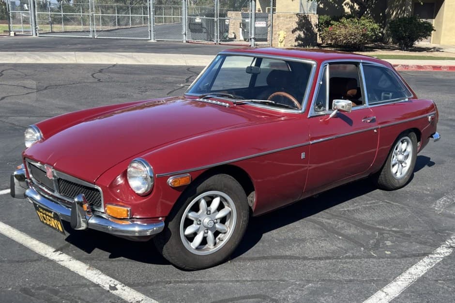 1974 MG MGB sold for $6,200