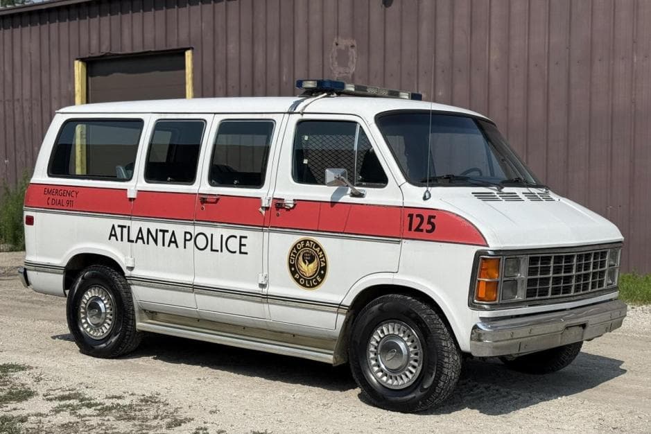 1984 Dodge Ram Van sold for $3,232