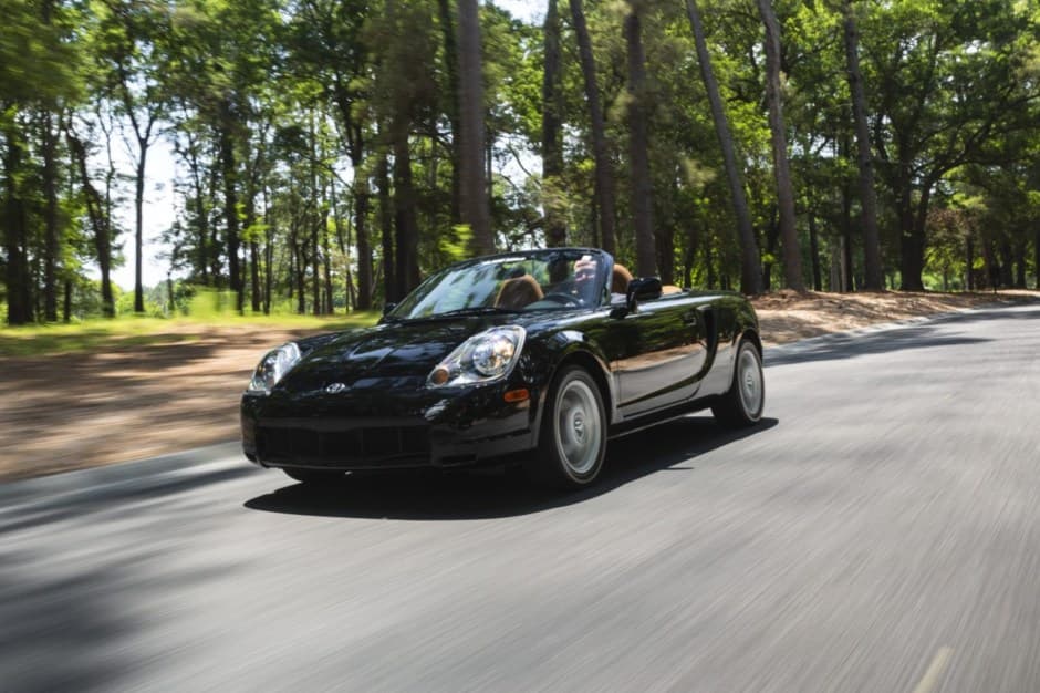 2001 Toyota W30 MR2 sold for $16,000