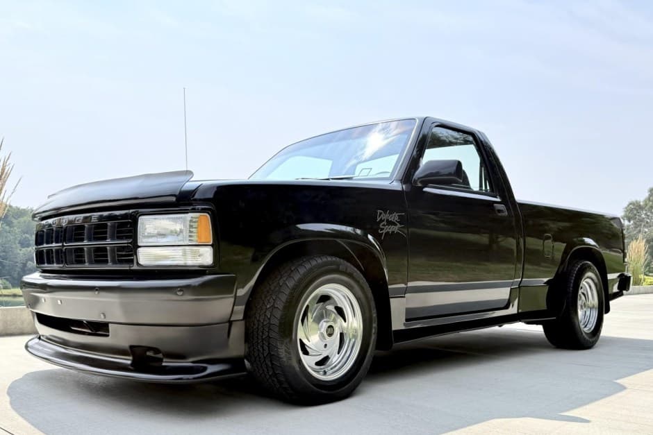 1994 Dodge Dakota (1987-1996) sold for $22,000