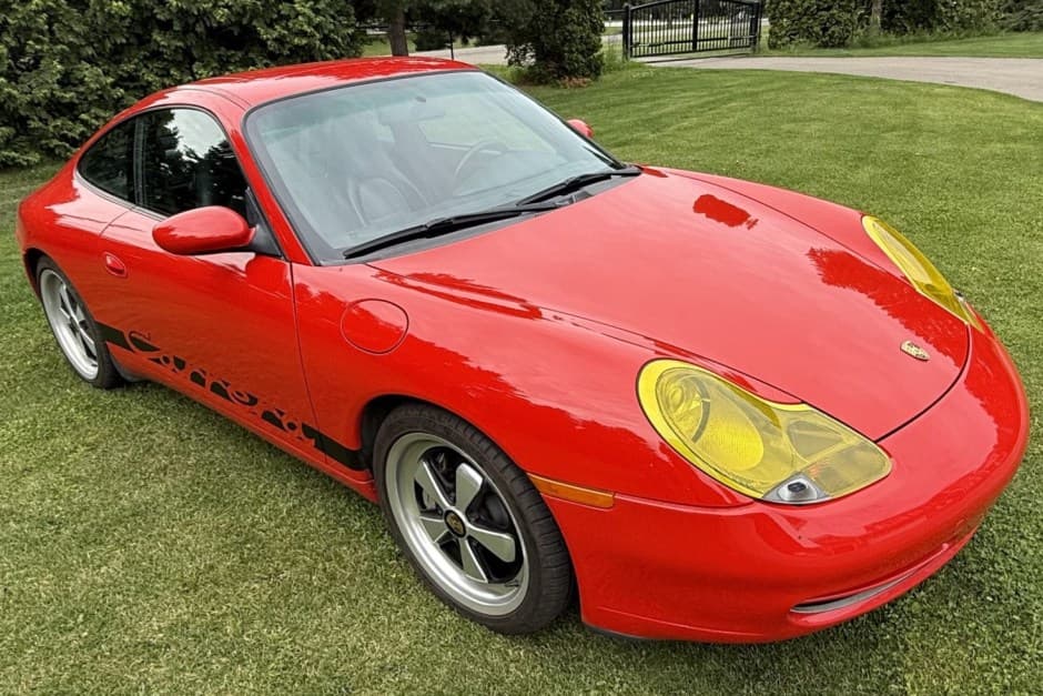 2000 Porsche 996 911 (Non-Turbo/GT2/GT3) sold for $19,000