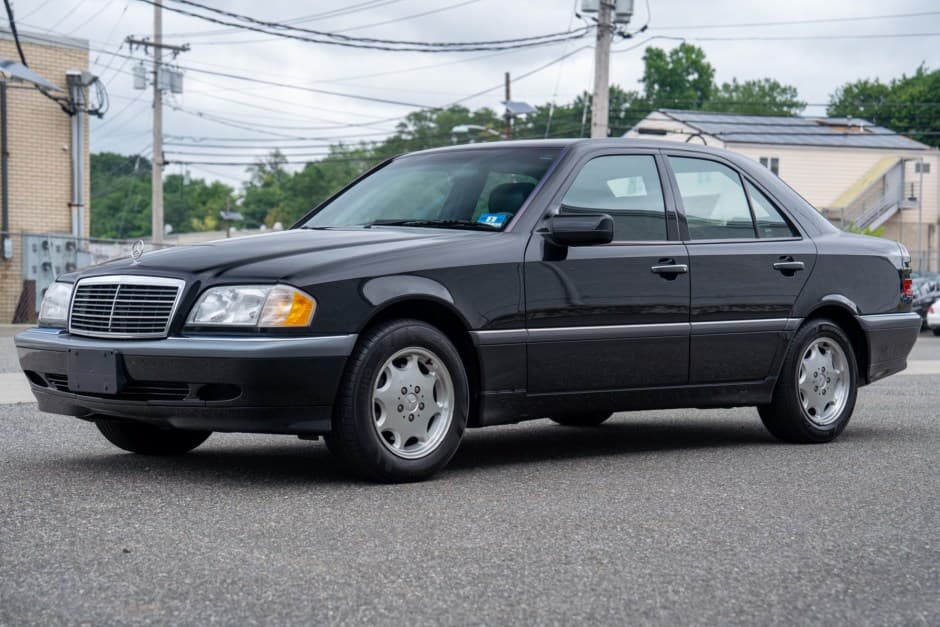 1999 Mercedes-Benz W202 C-Class sold for $5,850