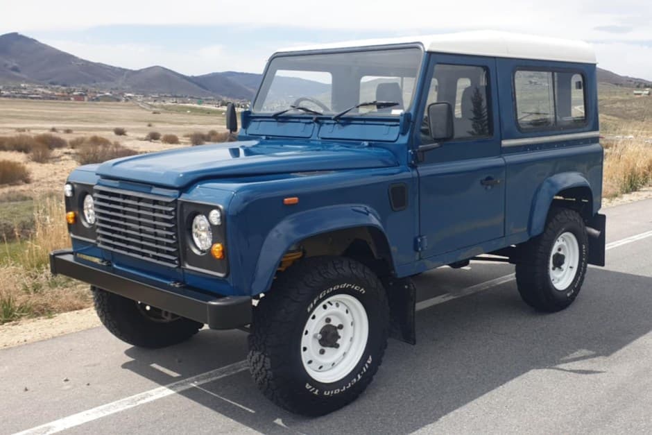 1992 Land Rover 90 / Defender 90 (Euro Spec) sold for $34,750