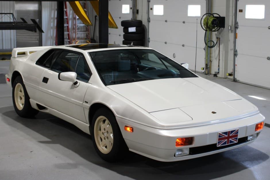 1988 Lotus Esprit sold for $61,000