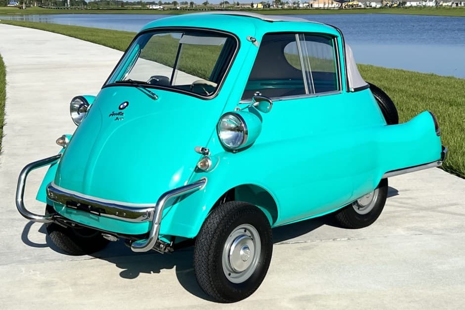 1957 BMW Isetta sold for $33,000