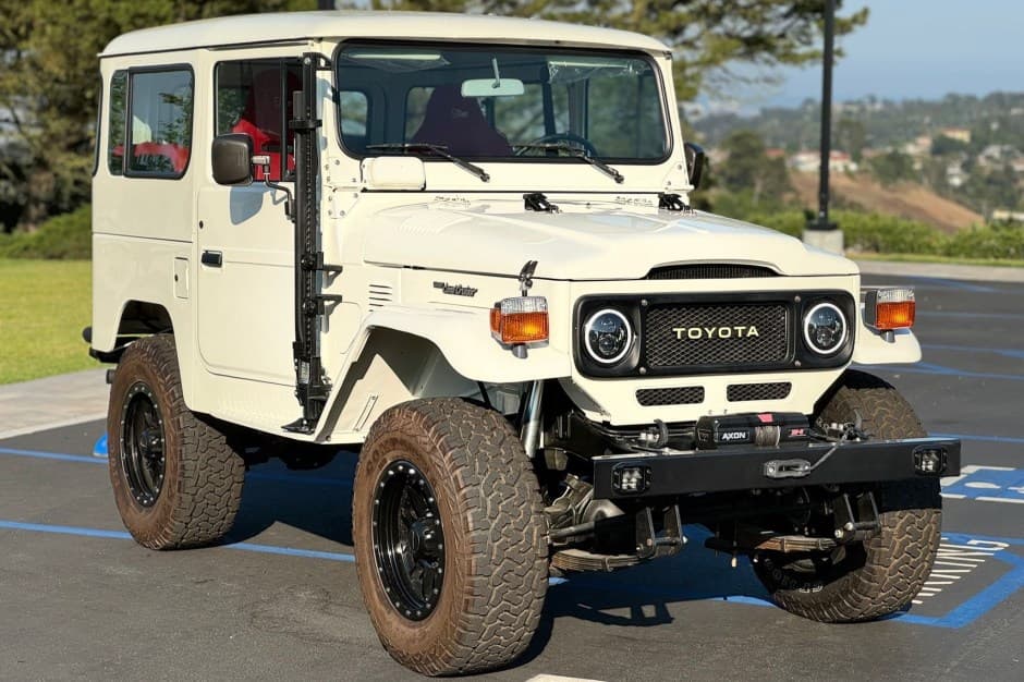 1983 Toyota Land Cruiser FJ40 sold for $26,000
