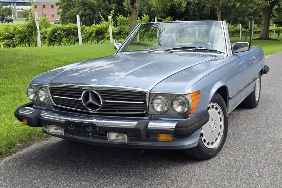 1988 Mercedes-Benz R107 SL sold for $9,000