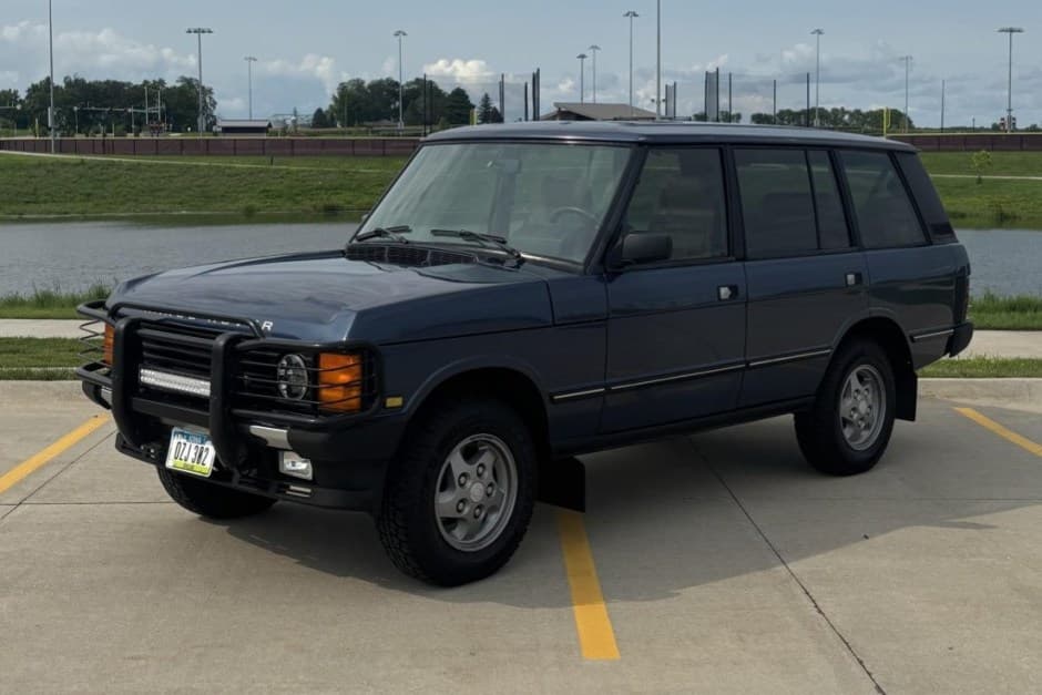 1994 Land Rover Range Rover Classic sold for $17,500