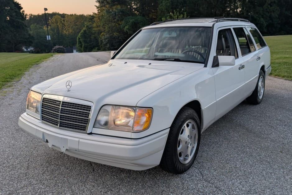 1995 Mercedes-Benz W124 E-Class sold for $16,250
