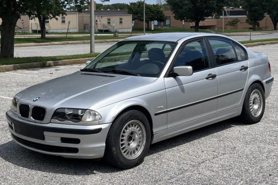 1999 BMW E46 3-Series Sedan sold for $6,800