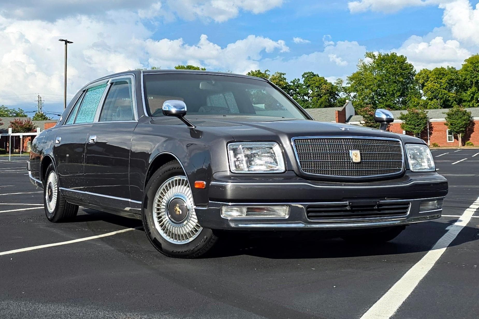 1997 Toyota Century sold for $15,555