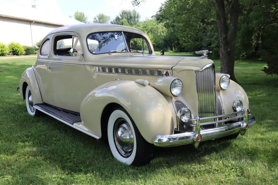 1940 Packard Eight sold for $37,500