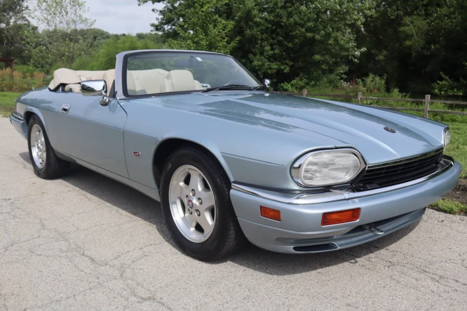 1995 Jaguar XJS sold for $31,000