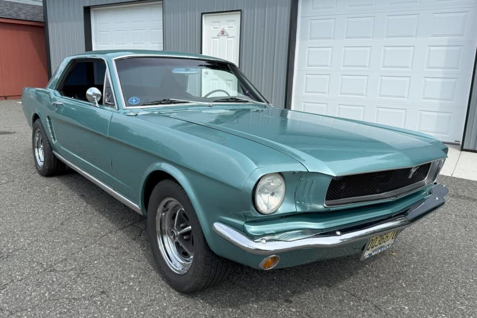 1965 Ford Mustang 1964.5-1966 sold for $11,000