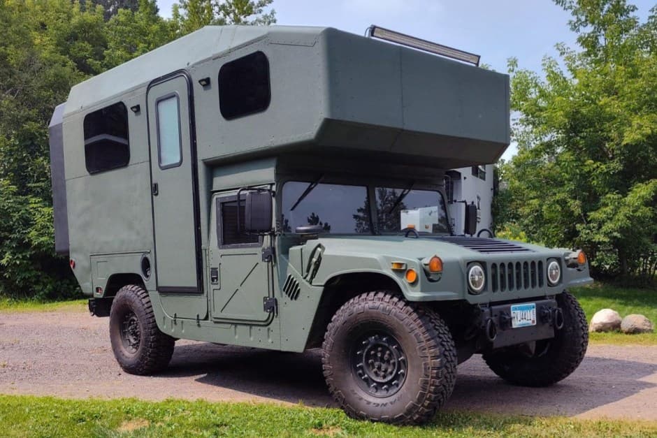 2000 Hummer HMMWV/Humvee sold for $38,000