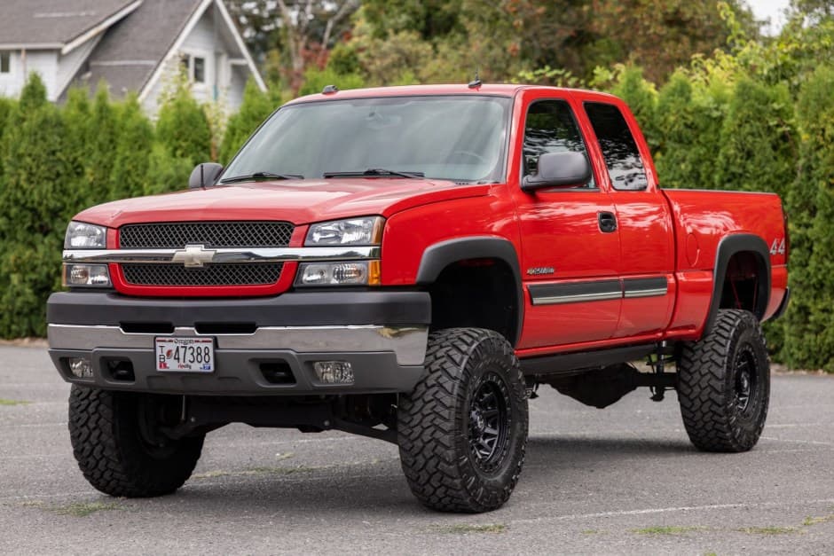 2004 Chevrolet Silverado GMT800 Heavy Duty (2000-2007) sold for $21,500