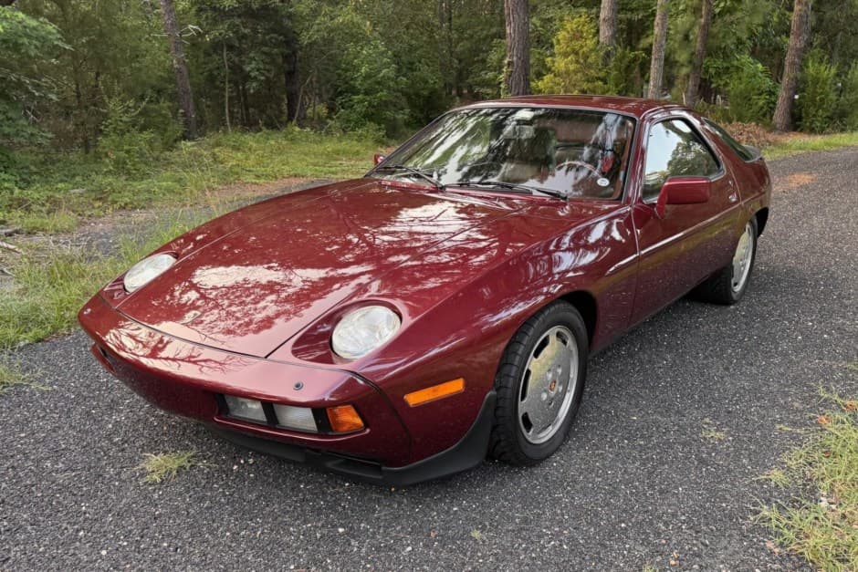 1983 Porsche 928 sold for $17,000