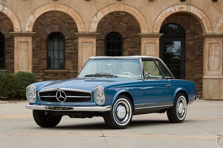 1967 Mercedes-Benz W113 SL sold for $170,000