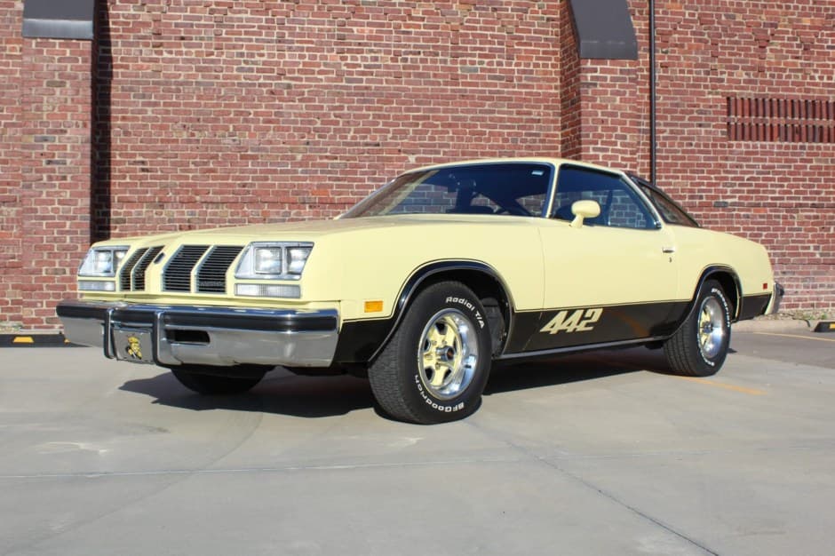 1977 Oldsmobile Cutlass sold for $35,999
