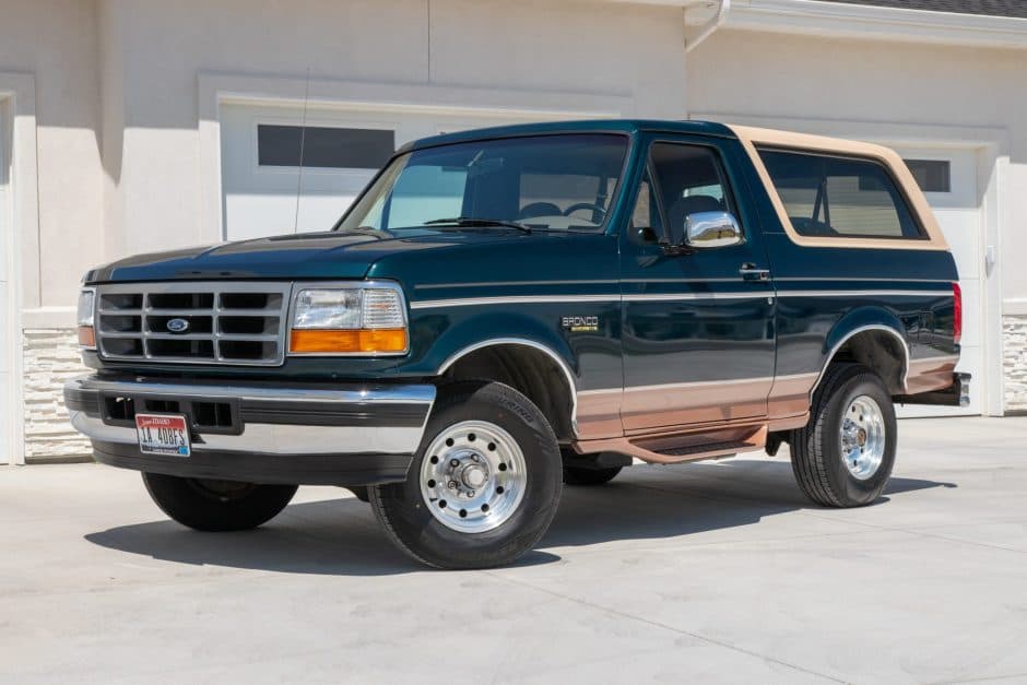 1994 Ford Bronco 4th-5th Generations 1987-1996 sold for $21,500