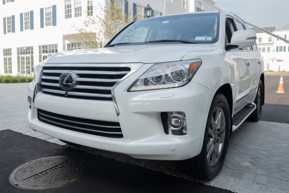 2015 Lexus LX570 sold for $41,750