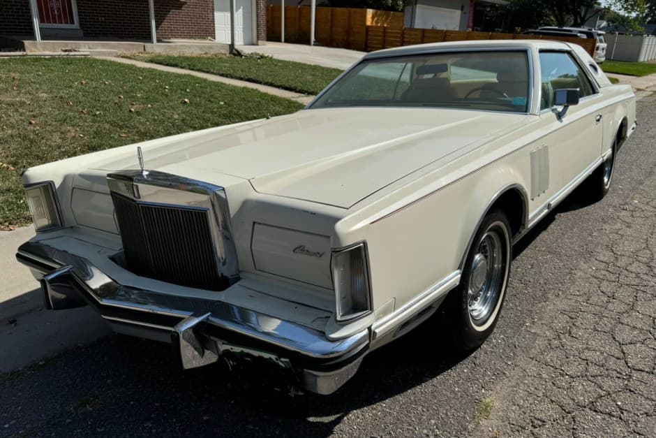 1979 Lincoln Continental Mark V (1977-1979) sold for $5,900