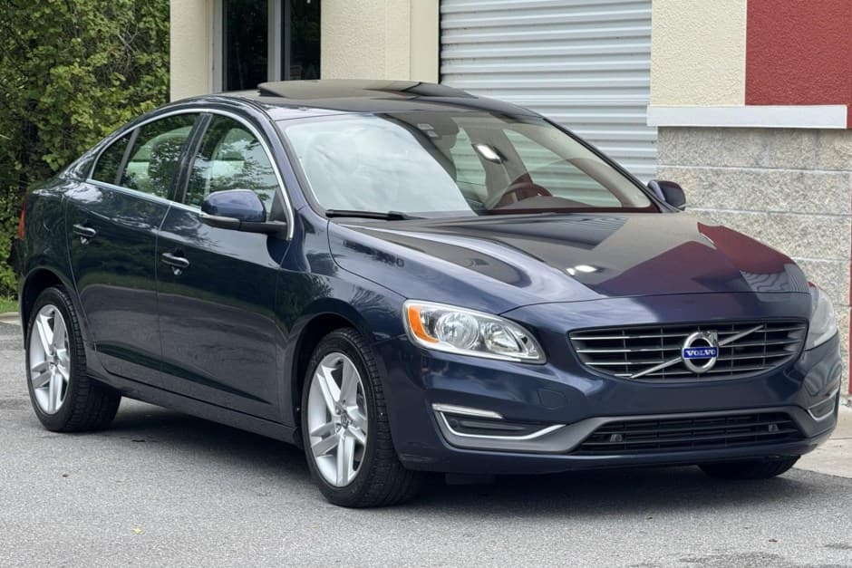 2015 Volvo S60 sold for $9,300