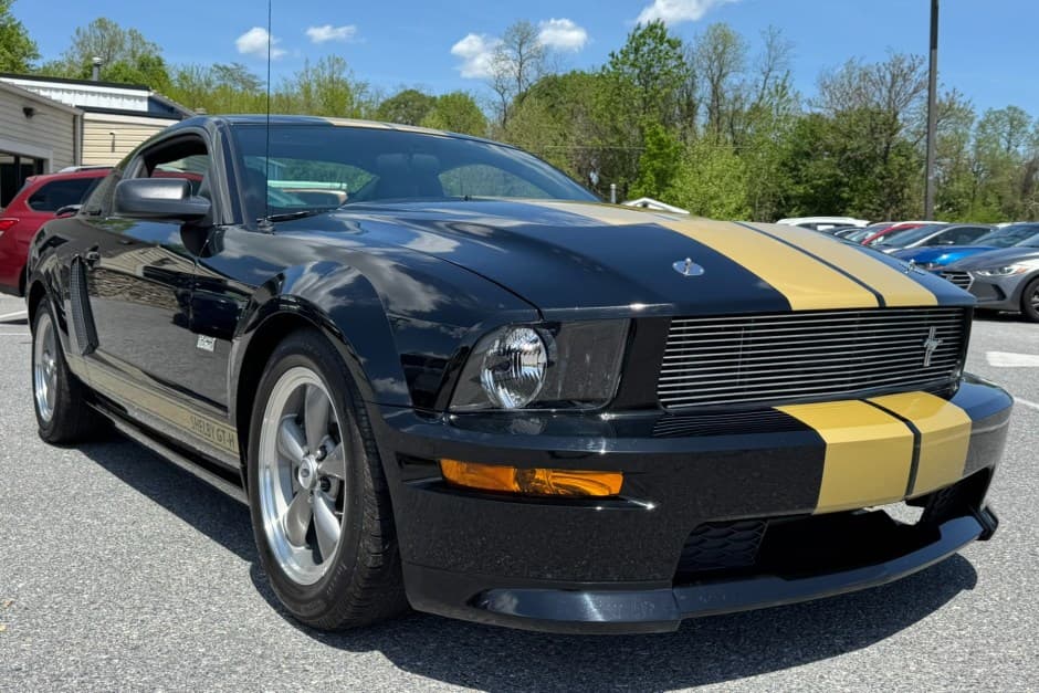 2006 Ford Mustang S197 2005-2014 sold for $21,756