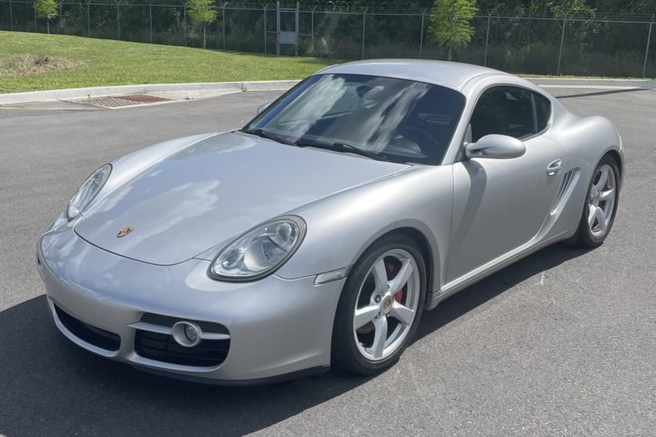 2008 Porsche 987 Cayman sold for $17,987