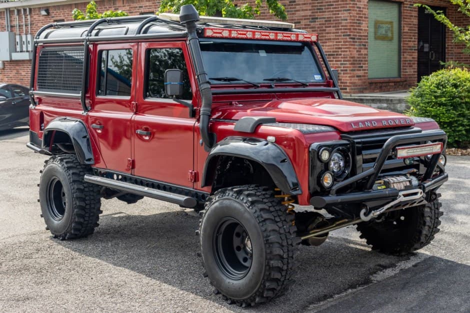 0 Land Rover 110 / Defender 110 (Euro Spec) sold for $41,250