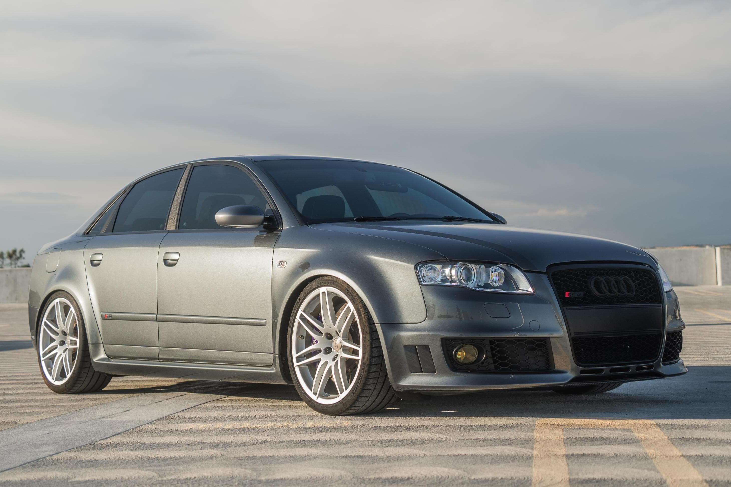 2007 Audi B7 RS4 sold for $33,333