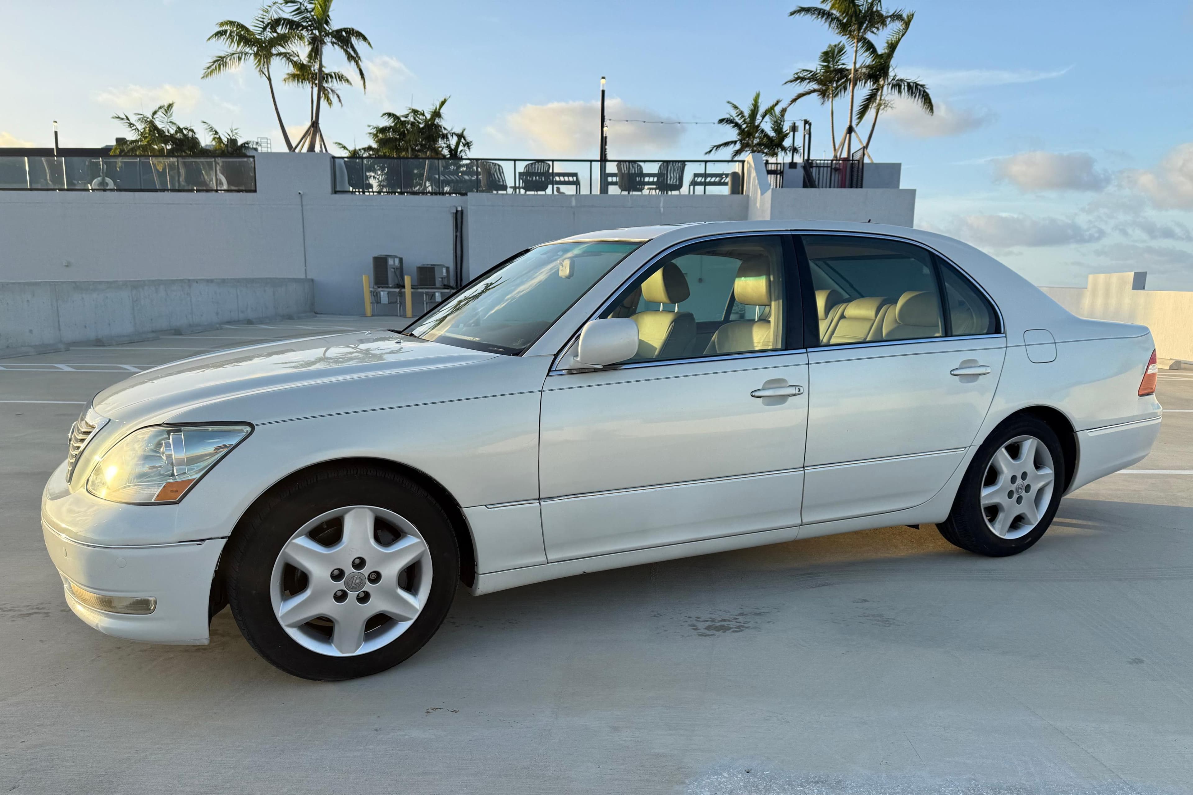 2004 Lexus LS sold for $8,475