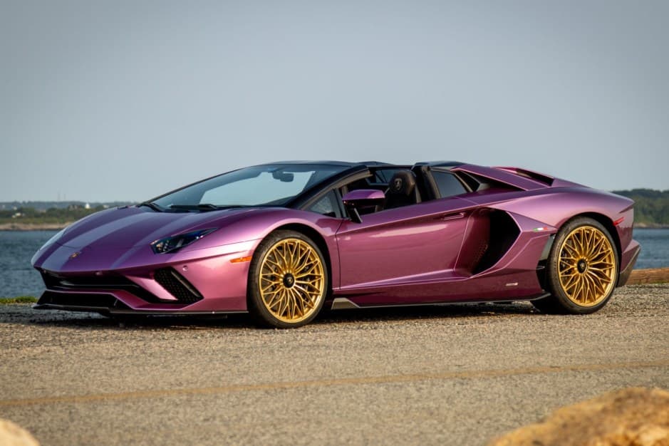 2022 Lamborghini Aventador sold for $725,000