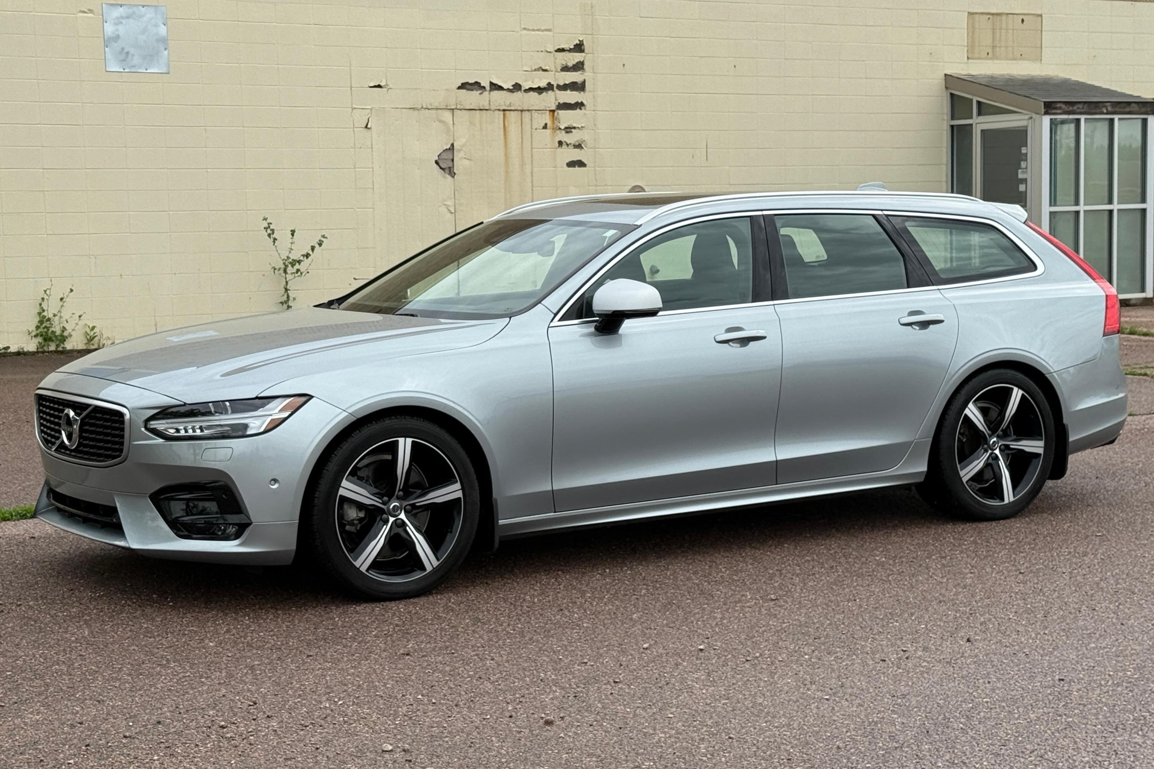2019 Volvo V90 sold for $36,250