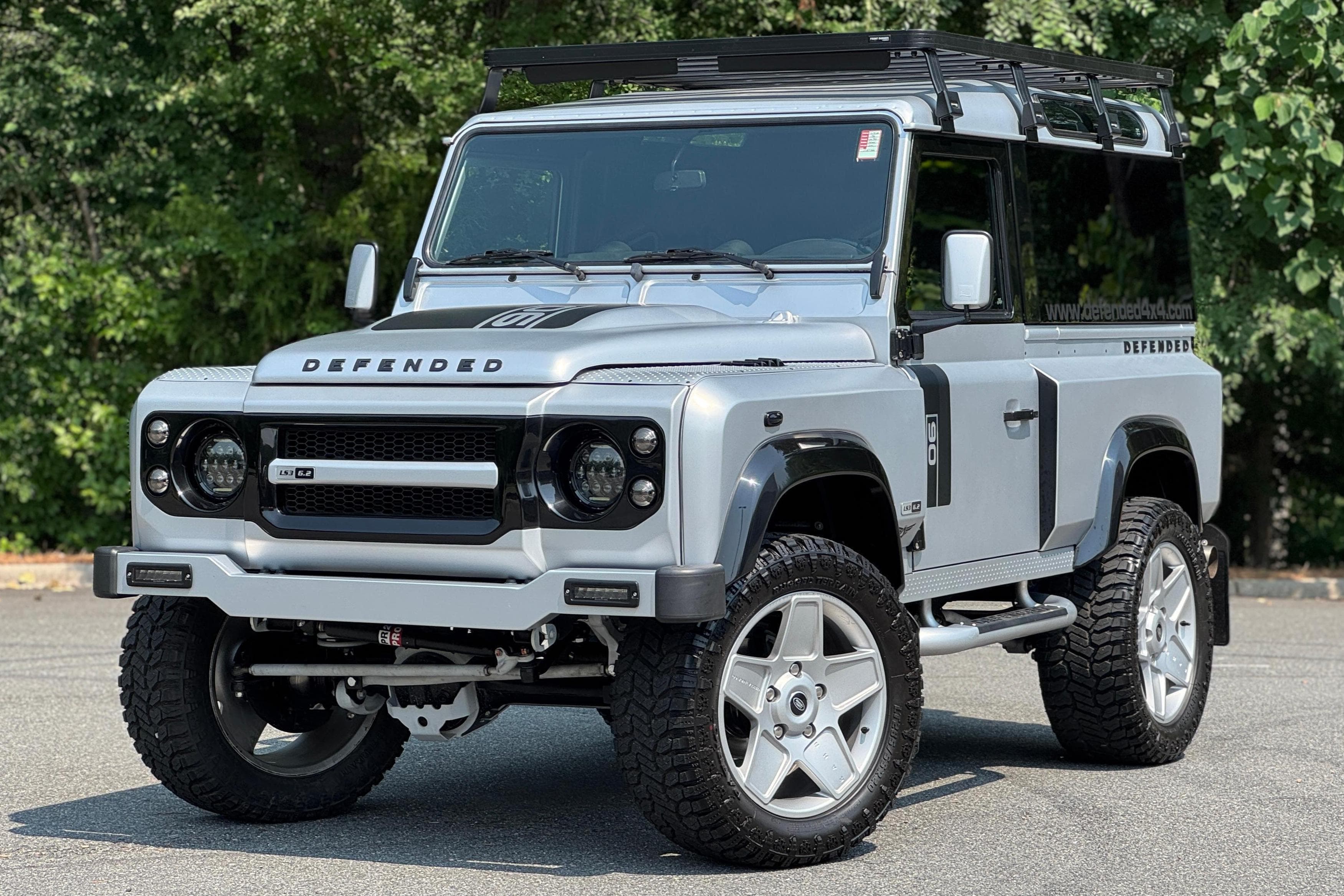 1996 Land Rover Defender sold for $75,000