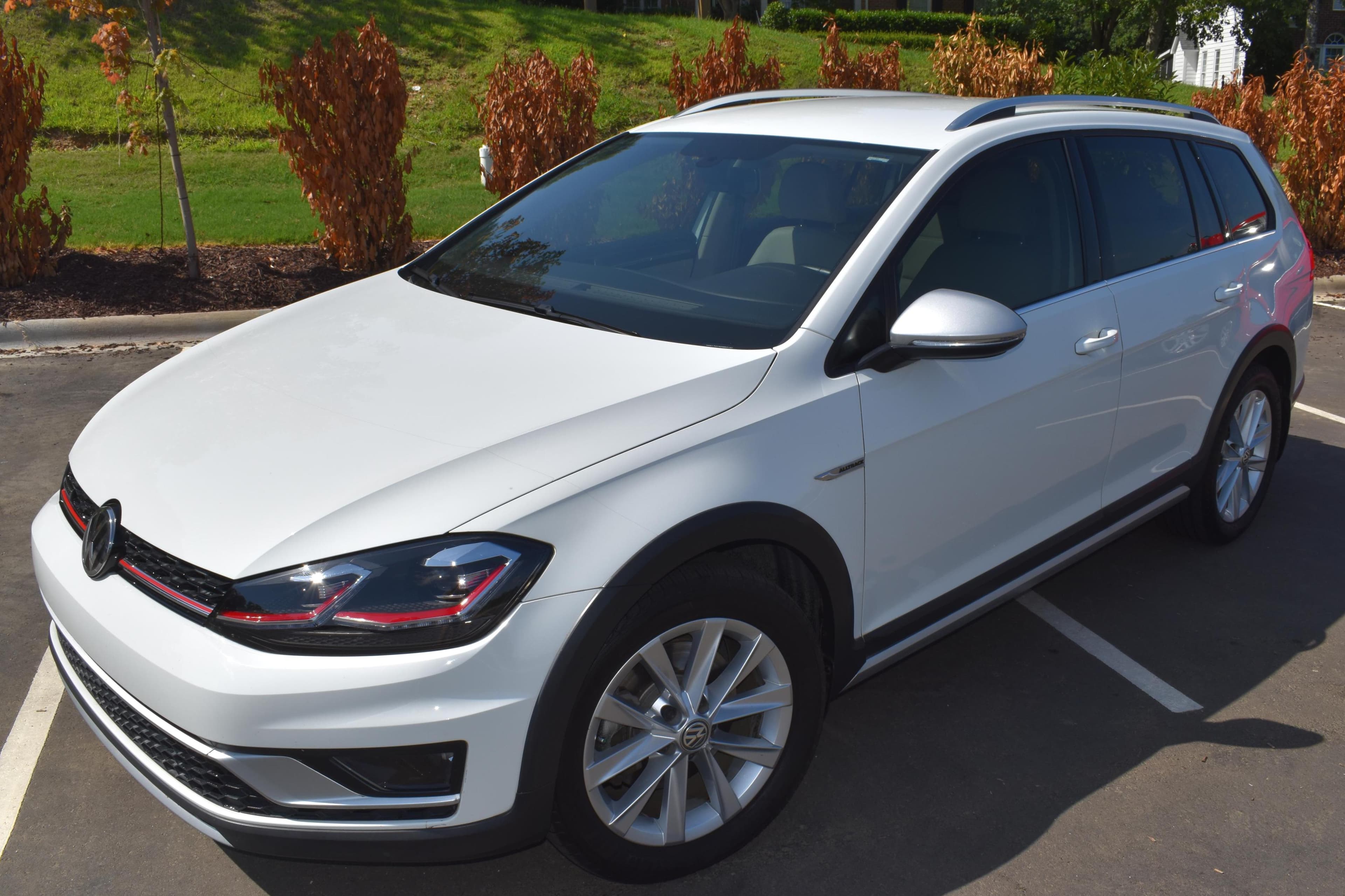 2019 Volkswagen Golf sold for $17,500