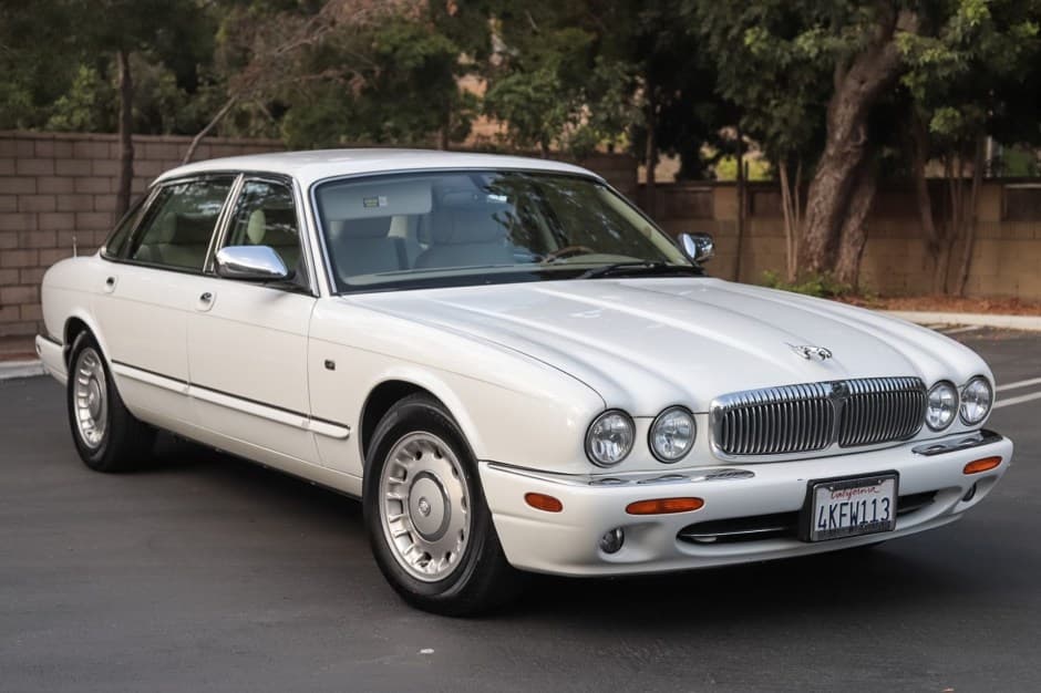 2000 Jaguar X308 XJ (1998-2003) sold for $5,500