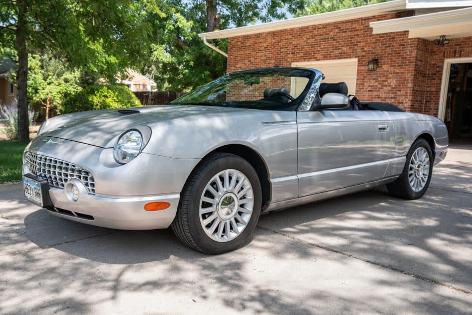 2005 Ford Thunderbird (2002-2005) sold for $20,250